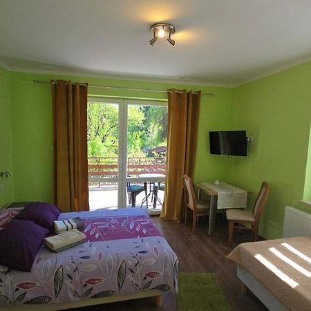 Pokoje Goscinne Stokrotka Naleczow Exterior foto