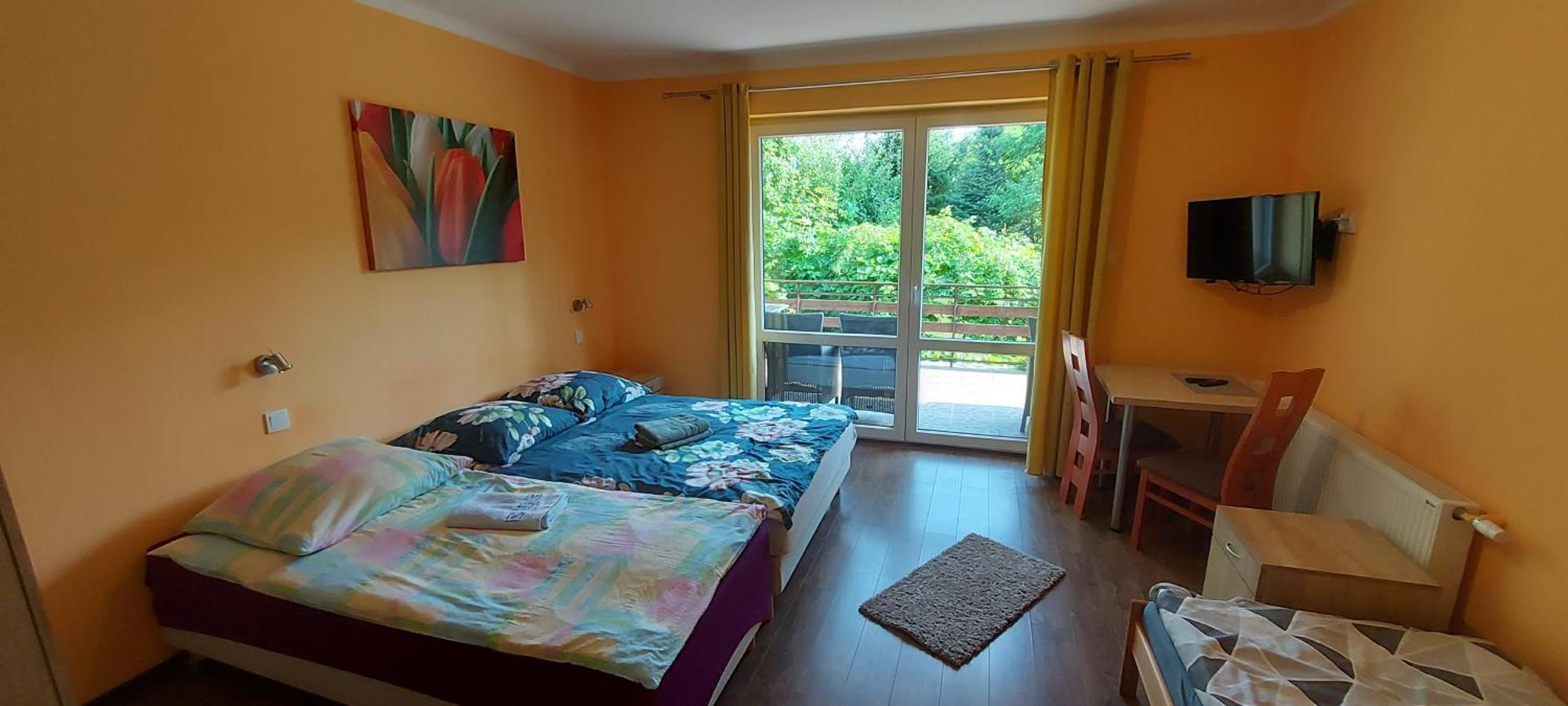 Pokoje Goscinne Stokrotka Naleczow Exterior foto
