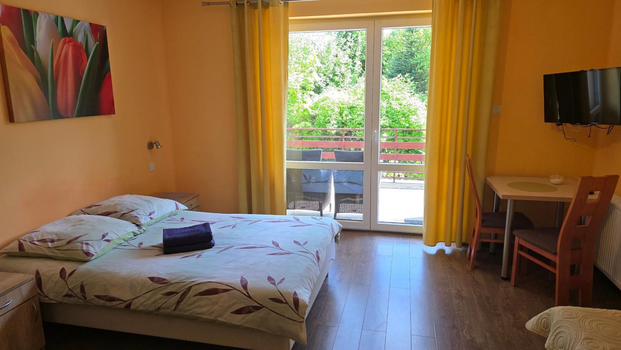 Pokoje Goscinne Stokrotka Naleczow Exterior foto