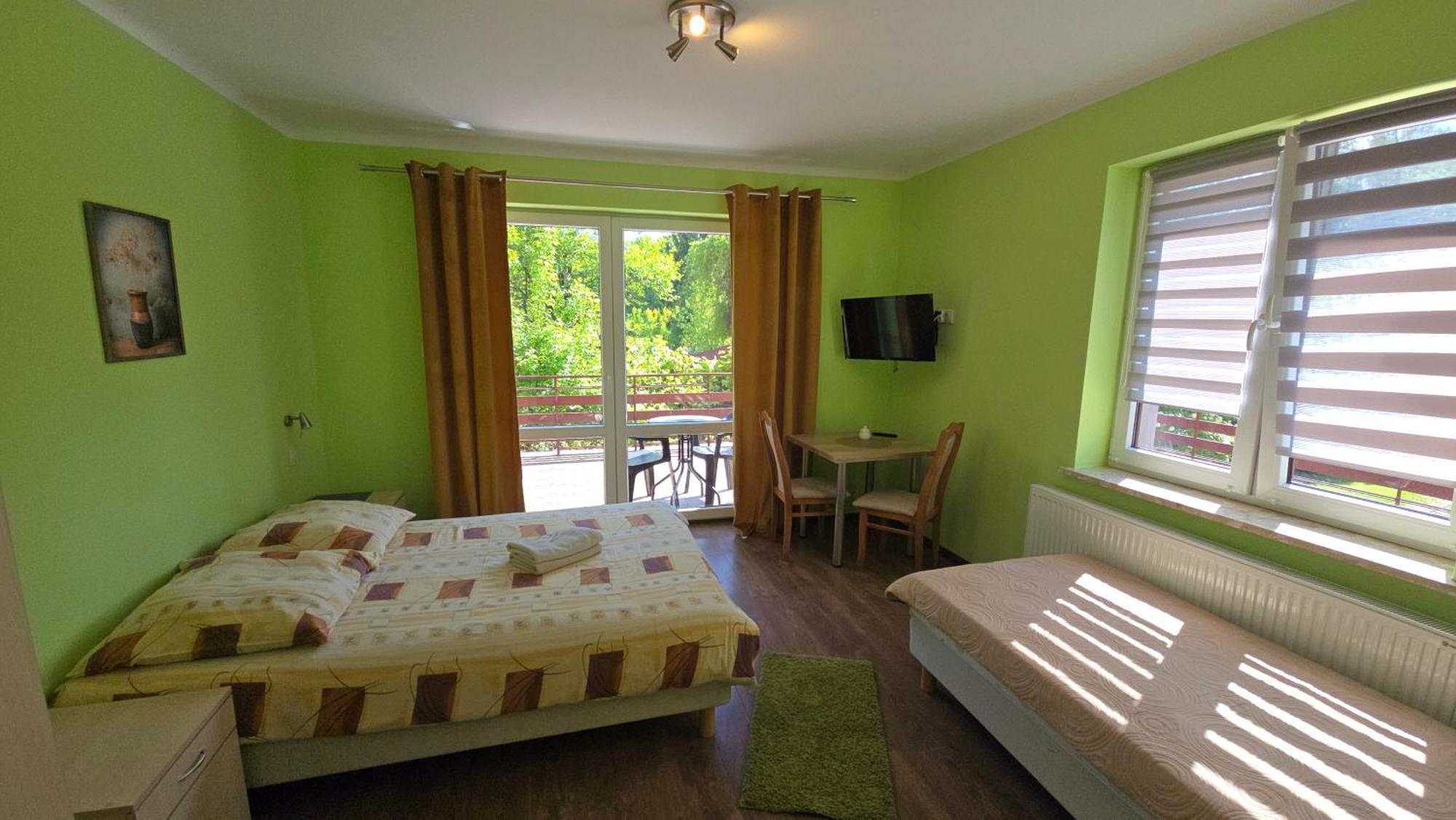 Pokoje Goscinne Stokrotka Naleczow Exterior foto